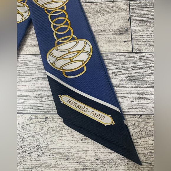 💯 Authentic Hermes “Lift Profile” Twilly new in box - Picture 2 of 7